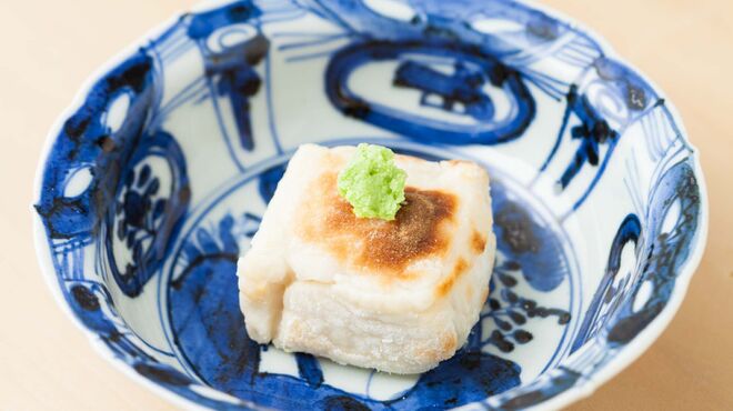 しらに田 - 料理写真:名物・焼き胡麻豆腐