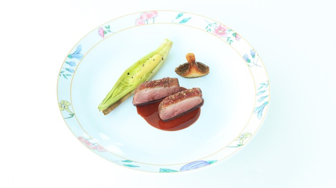 SIMOSE French Restaurant - 料理写真:鴨胸肉のロースト　スパイスとさくらんぼのジュ