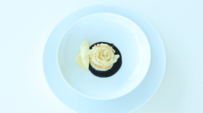 SIMOSE French Restaurant - 料理写真:萩産あおりいかのグリルと香ばしいガレット焼き  いかすみのソース
