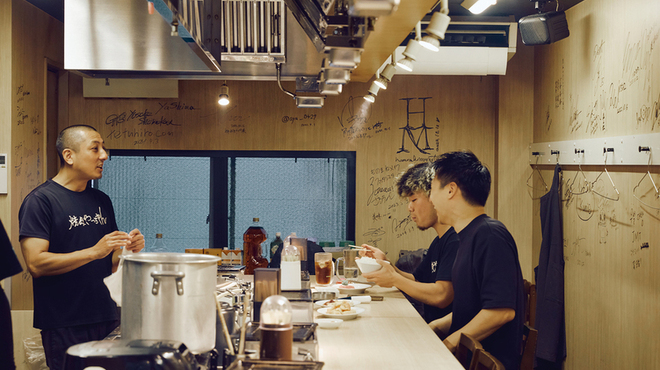 焼肉やっちゃん - 内観写真: