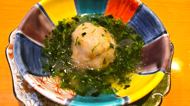 銀座 穂の河 - 料理写真:穂の河特製蓮根饅頭。おろし金ですりおろし、もちもちになるまで練りあげたものに海老ときくらげを包み込み、油で揚げたものに餡をかけます。