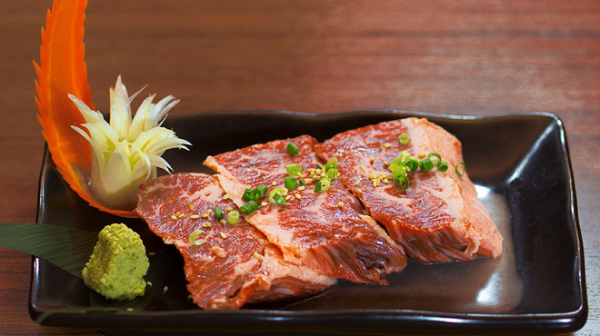 貴闘力 - 料理写真:ぶあついハラミ
脂身少なく癖になる美味しさ自慢の逸品！