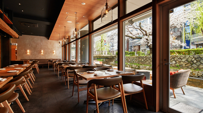 PIZZA SALVATORE CUOMO & GRILL - メイン写真: