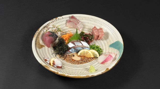 旬の鮮魚と魂の煮込み ぶん福茶がま - メイン写真: