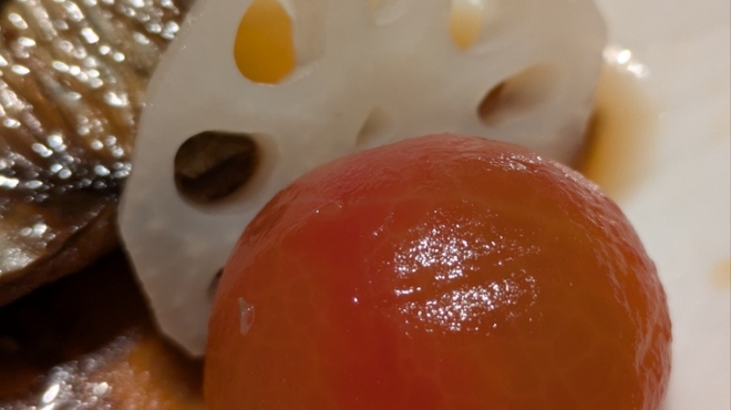 蕎麦割烹 橙 - 料理写真:八角などの香辛料でマリネしたプチトマトと蓮根
