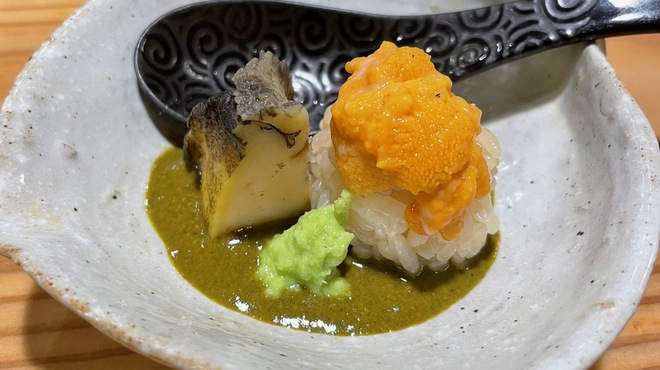 江戸前鮨 ぬけさく - 料理写真:蒸アワビとウニ