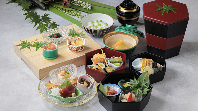 日本料理「弁慶」 - 料理写真:華手箱(ランチ)