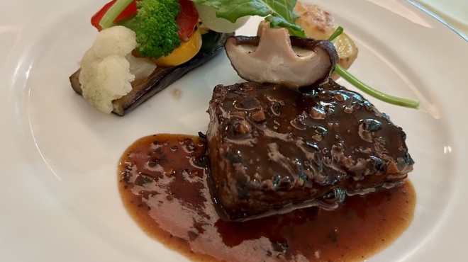 シェ・モルチェ - 料理写真:牛ステーキ