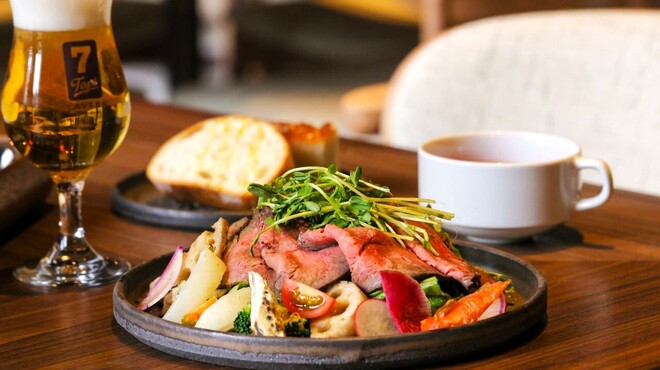 Pub & Grill 7 TAPS TAVERN - メイン写真: