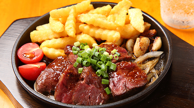 やきとん酒場 炭火焼き おとん家 - メイン写真: