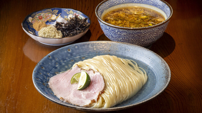 金沢濃厚煮干豚骨 伊乃心 - メイン写真:
