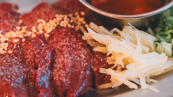 炭火焼肉ホルモン 笑う門には肉来る - メイン写真: