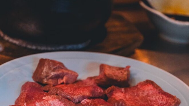 炭火焼肉ホルモン 笑う門には肉来る - メイン写真: