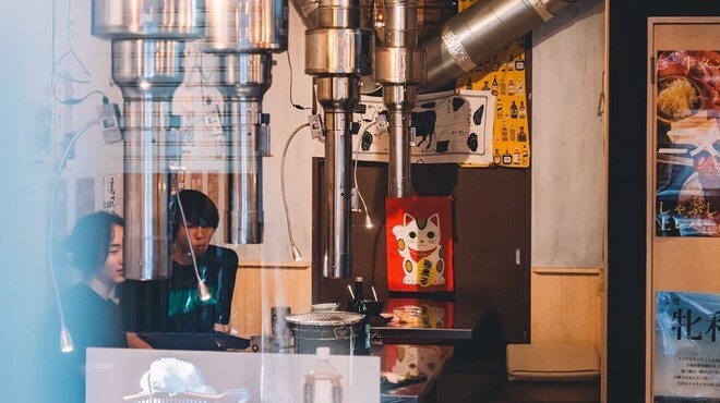 炭火焼肉ホルモン 笑う門には肉来る - メイン写真: