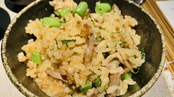 じ味 一歩 - 料理写真:【写真⑧】芥子菜と隠元豆と自家製ハムの炊き込みご飯
