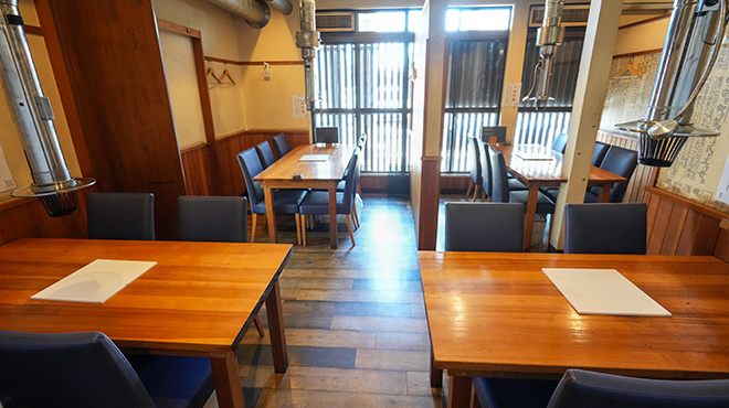 炭火焼肉市場 済州家 - 内観写真: