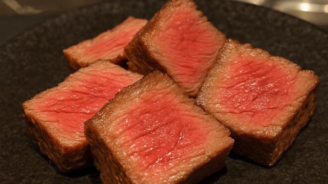 新宿牛タンローストビーフ 白か黒 - メイン写真: