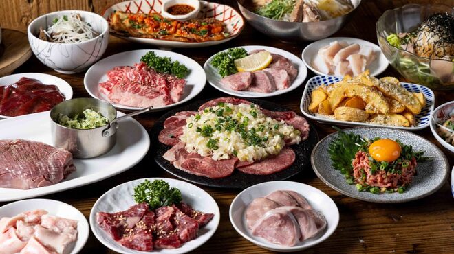 炭火焼肉 ゴールデンホルモン - メイン写真: