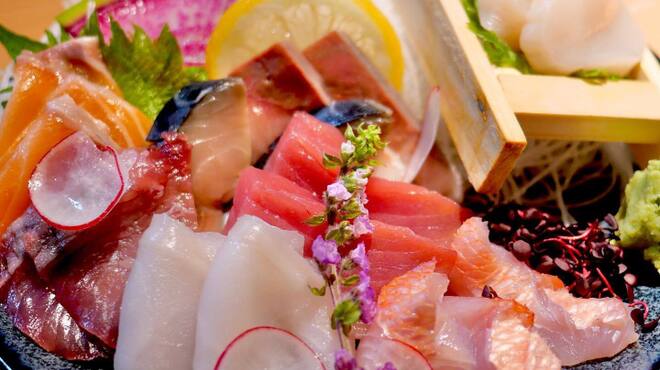 シハチ鮮魚店 - メイン写真: