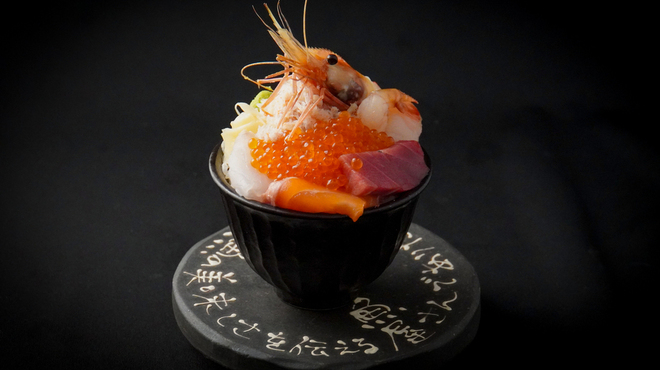 シハチ鮮魚店 - メイン写真: