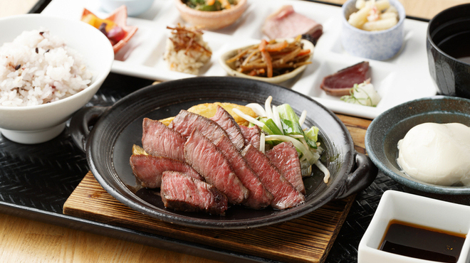 窯焼和牛ステーキと京のおばんざい 市場小路 - メイン写真: