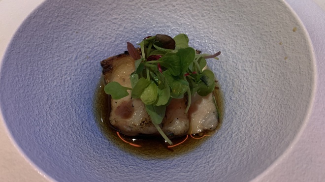 GINZA ONO Gratia -Smoke Dining- - 料理写真:皮付き豚のクリスピーポーク　柑橘の効いたポン酢で