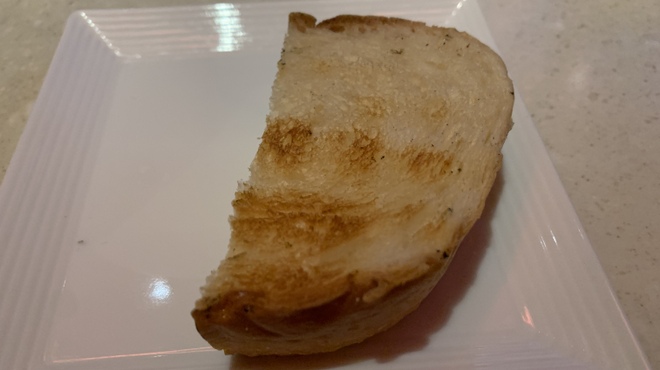 GINZA ONO Gratia -Smoke Dining- - 料理写真:薪で焼いた”ふわふわバケット”