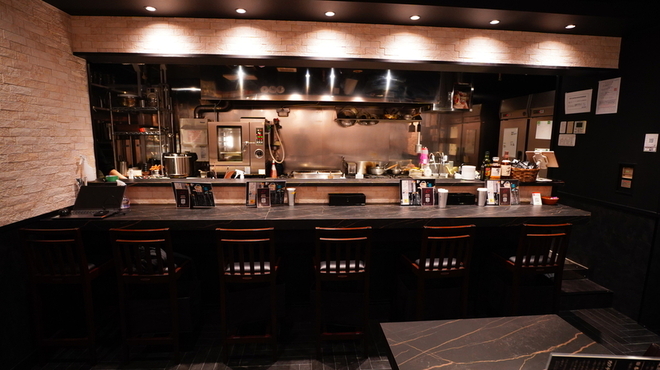 新宿牛タンローストビーフ 白か黒 - メイン写真: