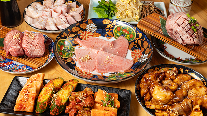 炭火焼ホルモンナカジ はなれ - メイン写真: