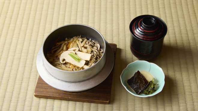 下関春帆楼 阿倍野店 - 料理写真:松茸と黒毛和牛の季節会会席（9月～10月）
