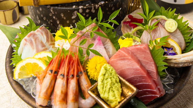 新潟の飯と酒 ほろよ稲 新潟駅前店 - メイン写真: