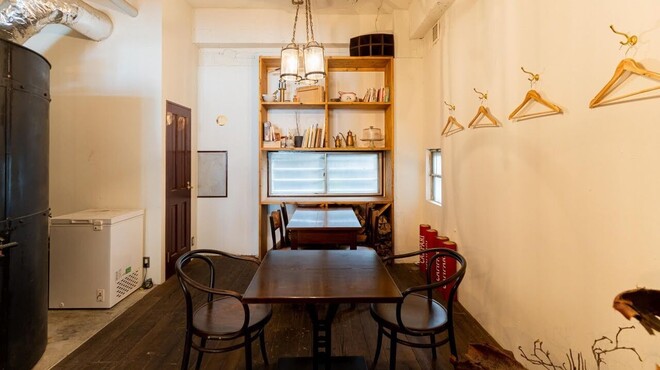 BURDE - メイン写真: