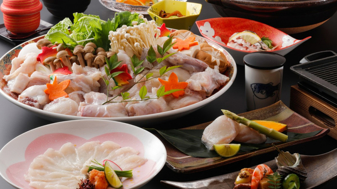 うめ丸旅館 - 料理写真:冬の旬、活きトラフグのふぐ会席コースイメージ \16,500（税込）/1人