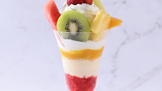 千疋屋フルーツパーラー - 料理写真:千疋屋スペシャルパフェ