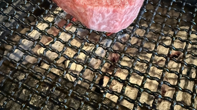 炭火鉄板焼　杜季 - 料理写真:黒毛和牛ロース