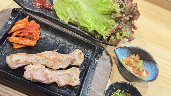 燈月庵 羊と酒の月灯り 隠れ家ダイニング - メイン写真: