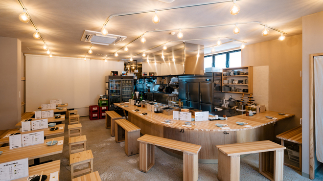 酒場ヒュッテ - メイン写真: