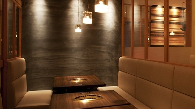 焼肉食べ放題ブラックホール - メイン写真: