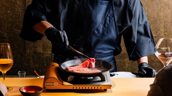 SUKIYAKI 六松 - メイン写真: