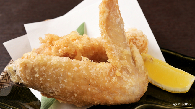 名古屋コーチン・旬菜 一鳳 金山本店 - 料理写真:お酒の進む逸品。3種の味を選べる『名古屋コーチン手羽の唐揚』