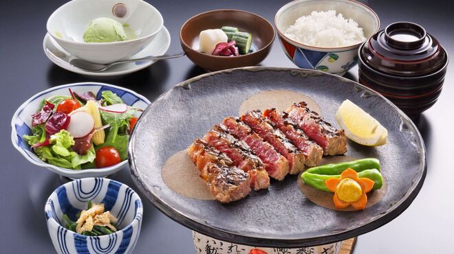 人形町今半 新宿第一生命ビル店 - 料理写真:網焼ステーキ【特上ロース150g】