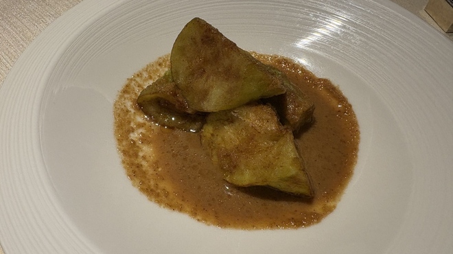 鴻臚 - 料理写真:野菜料理は揚げ茄子の胡麻ソースがけ。