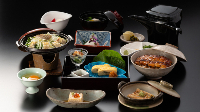 割烹 菱屋(みしまプラザホテル) - 料理写真:源兵衛川コース