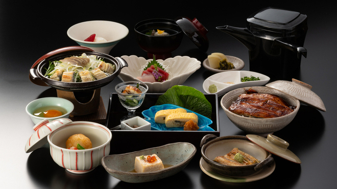 割烹 菱屋(みしまプラザホテル) - 料理写真:御殿側コース
