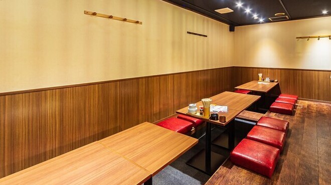 餃子のネオ大衆酒場 ニューカムラ - メイン写真: