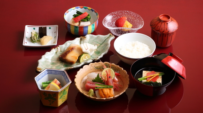 日本料理 大和屋さんげん 大阪梅田ヒルトンプラザ・ウエスト店 - メイン写真: