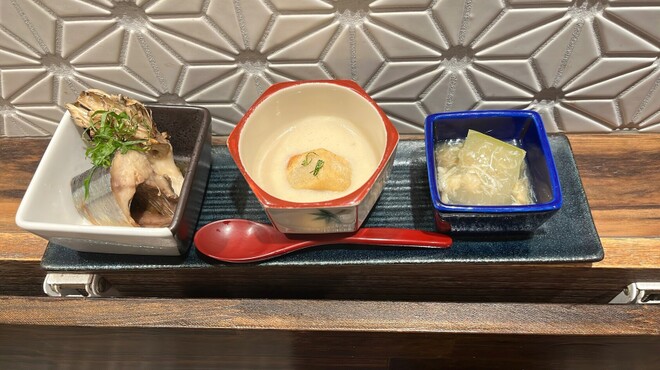 麻布 しき - 料理写真:9月の旬菜3点。秋刀魚のコンフィ、里芋のすりながし、冬瓜の蟹餡かけ