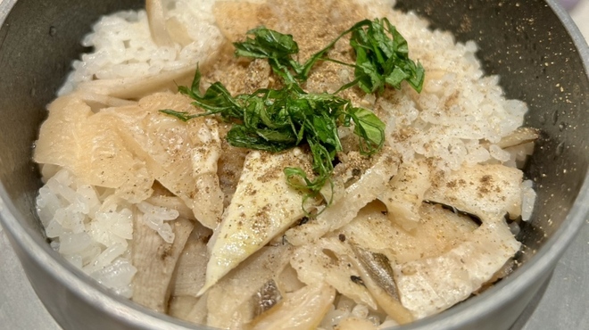 KYOTO GOJO ONO - 料理写真:穴子と牛蒡の釜飯