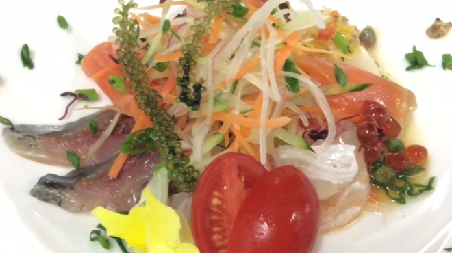 藤右ェ門 栄 - 料理写真:秋刀魚と白身魚のカルパッチョ