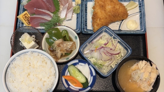 丸冨水産 - メイン写真: